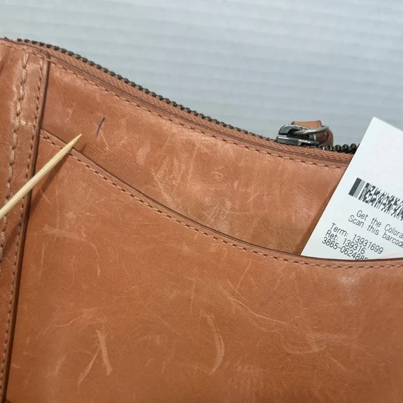 Elegant Tan Leather Shoulder Bag - Picture 7 of 7